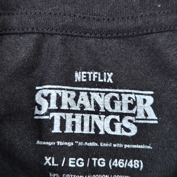 Stranger Things Hellfire Club T-Shirt Size XL - Picture 3 of 4